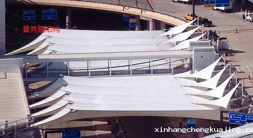 伸缩式遮雨棚 伸缩式遮雨棚