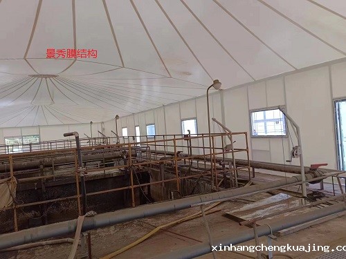 钢支撑反吊膜和悬索反吊膜之间的区别 钢支撑反吊膜和悬索反吊膜之间的区别