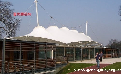膜结构遮雨棚