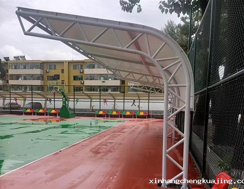 广东膜结构雨棚多少钱一平方？