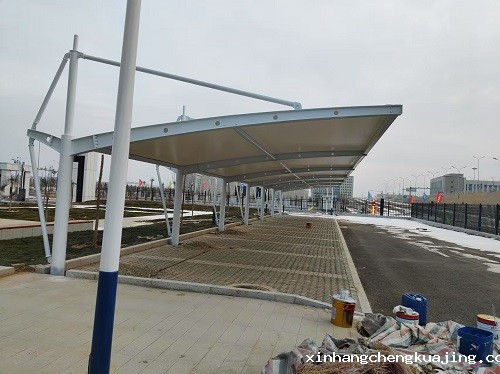 轿车膜结构车棚