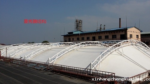 污水池反吊膜结构